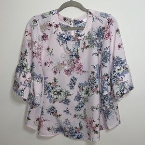 URBAN Romantics Floral Bell Sleeve Keyhole Blouse